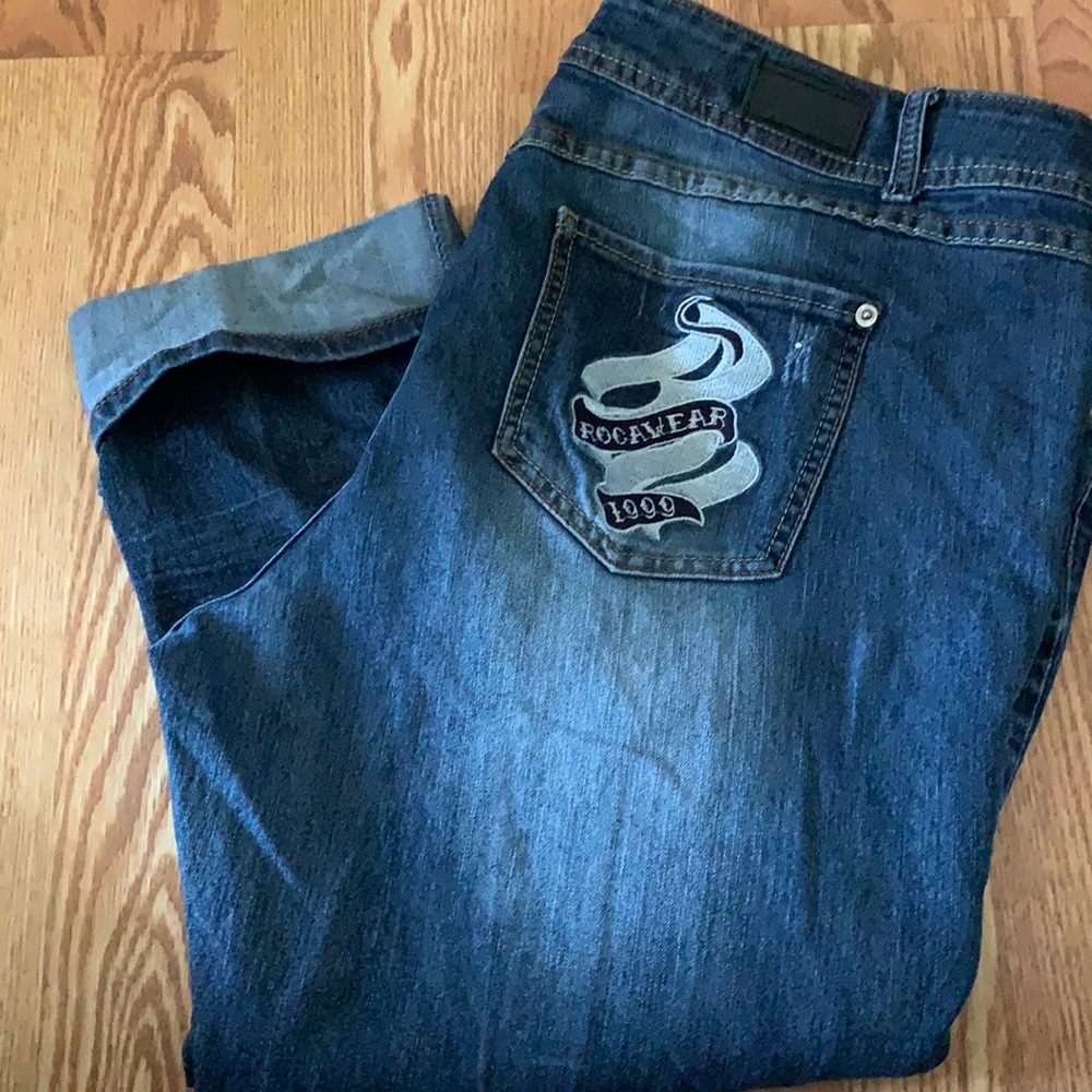 Rocawear crop pants